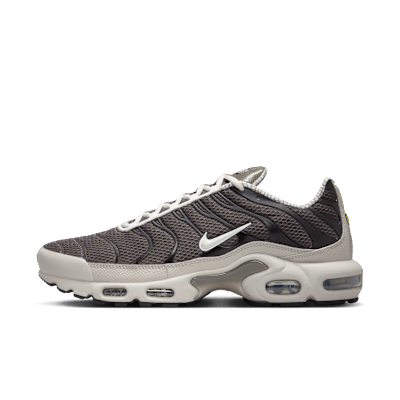 NIKE★AIR MAX PLUS★WHITE/COOL GREY/BLACK Nike Air Max Plus SE TN1 Tuned Men's Sneaker, White/Black
